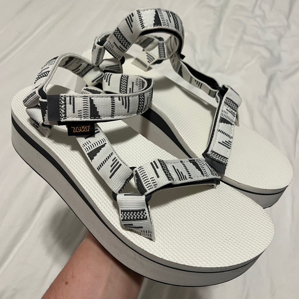 Teva Flatform Universal Sandals, White with gray pattern - Women’s 9